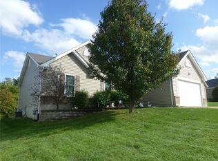 1904 Hawk Pointe Dr, Festus, MO 63028