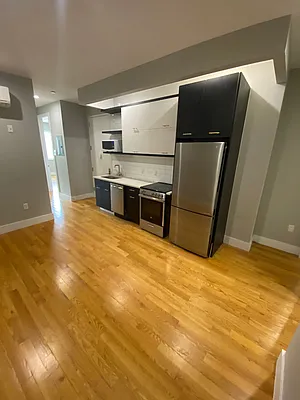 Rented by Aron Fried, LREB | media 4