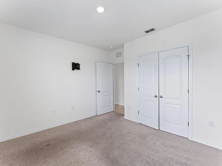 5038 Foxglove Cir — Photo 31