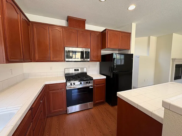 5454 Gold Creek Cir — Photo 9