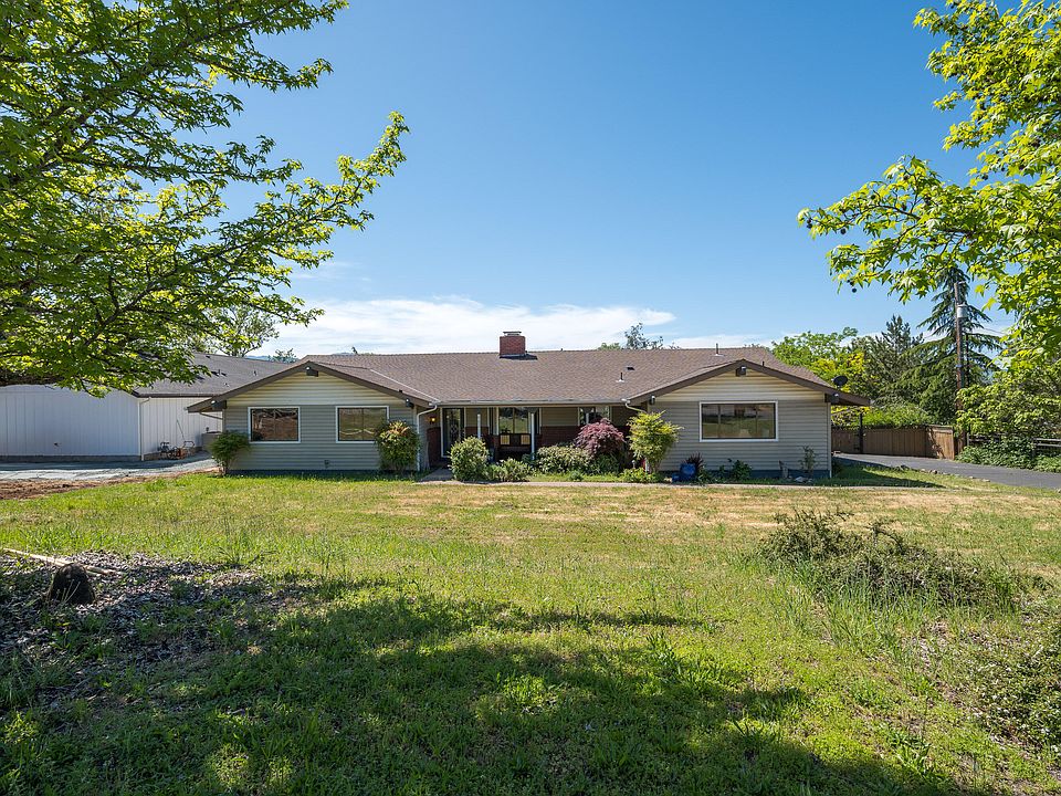 1st image of 183 NE Scenic Dr