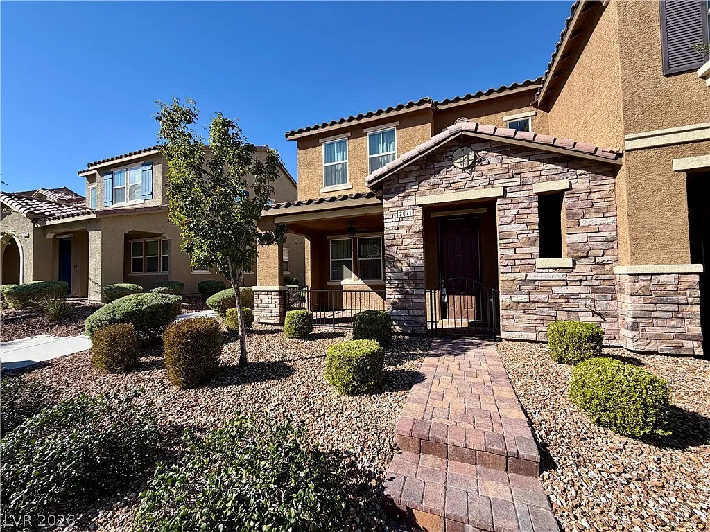 3 bed, 2.5 bath, 1736 sqft, $2,175 — Photo 1