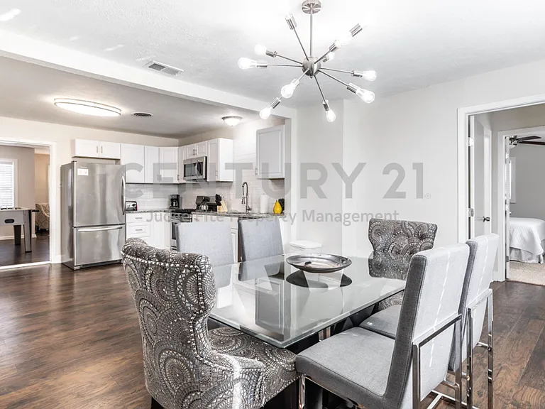 2134 Fenwick Dr — Photo 5
