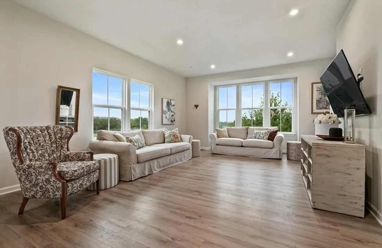 4 bed, 2178 sqft, $2,900 — Photo 3