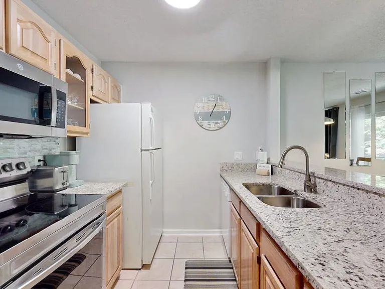 412 28th Ave N #F — Photo 3