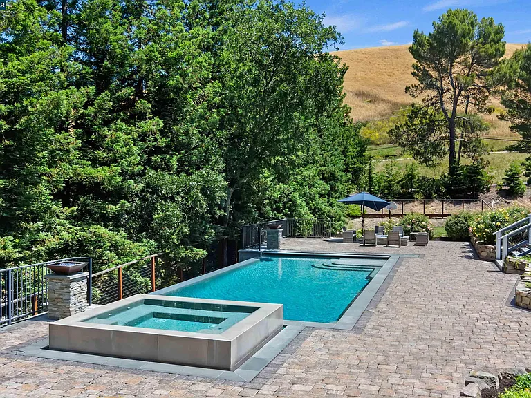 2324 Saddleback Dr — Photo 83