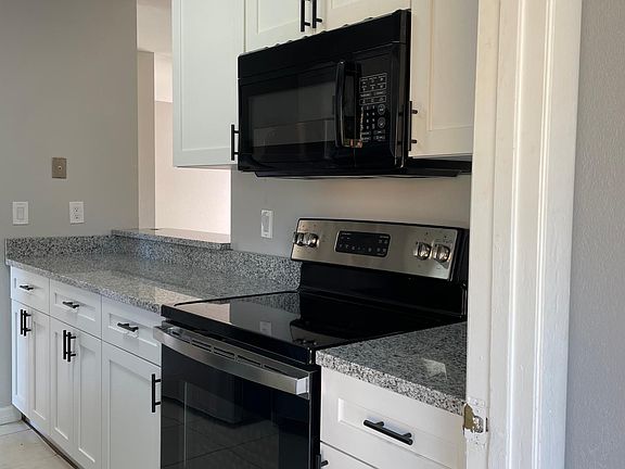 2nd image of 2232 SE East Dunbrooke Cir