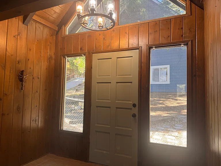 499 Grizzly Rd — Photo 17