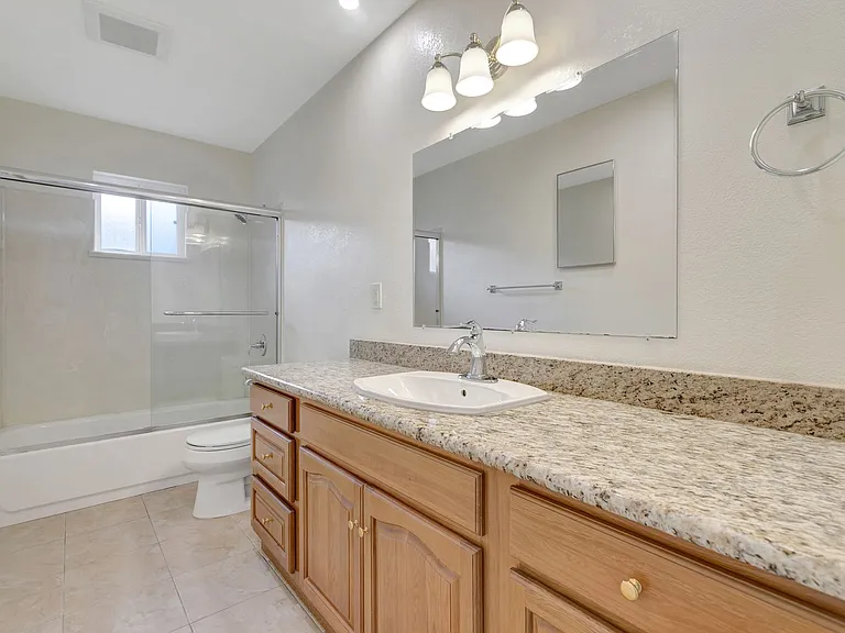 728 Muir Dr — Photo 6