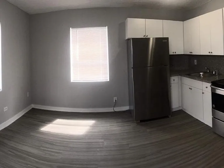St George Apartments — Photo 11