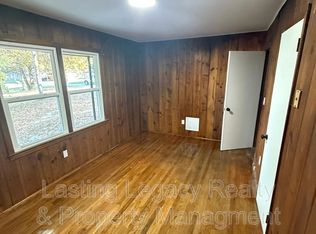 904 Marsh St, Thomasville, NC 27360