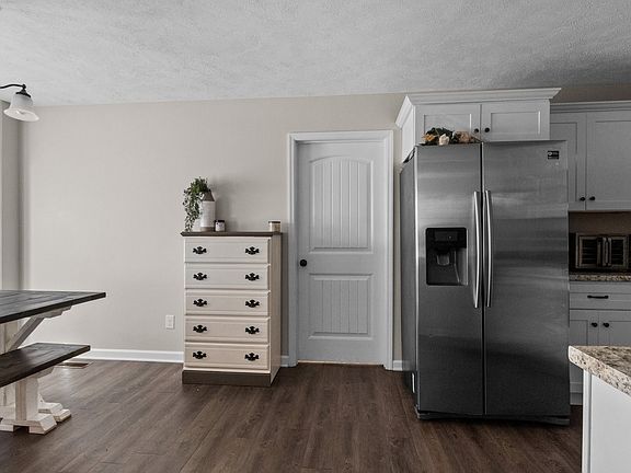 4th image of 212 Ostella Rd