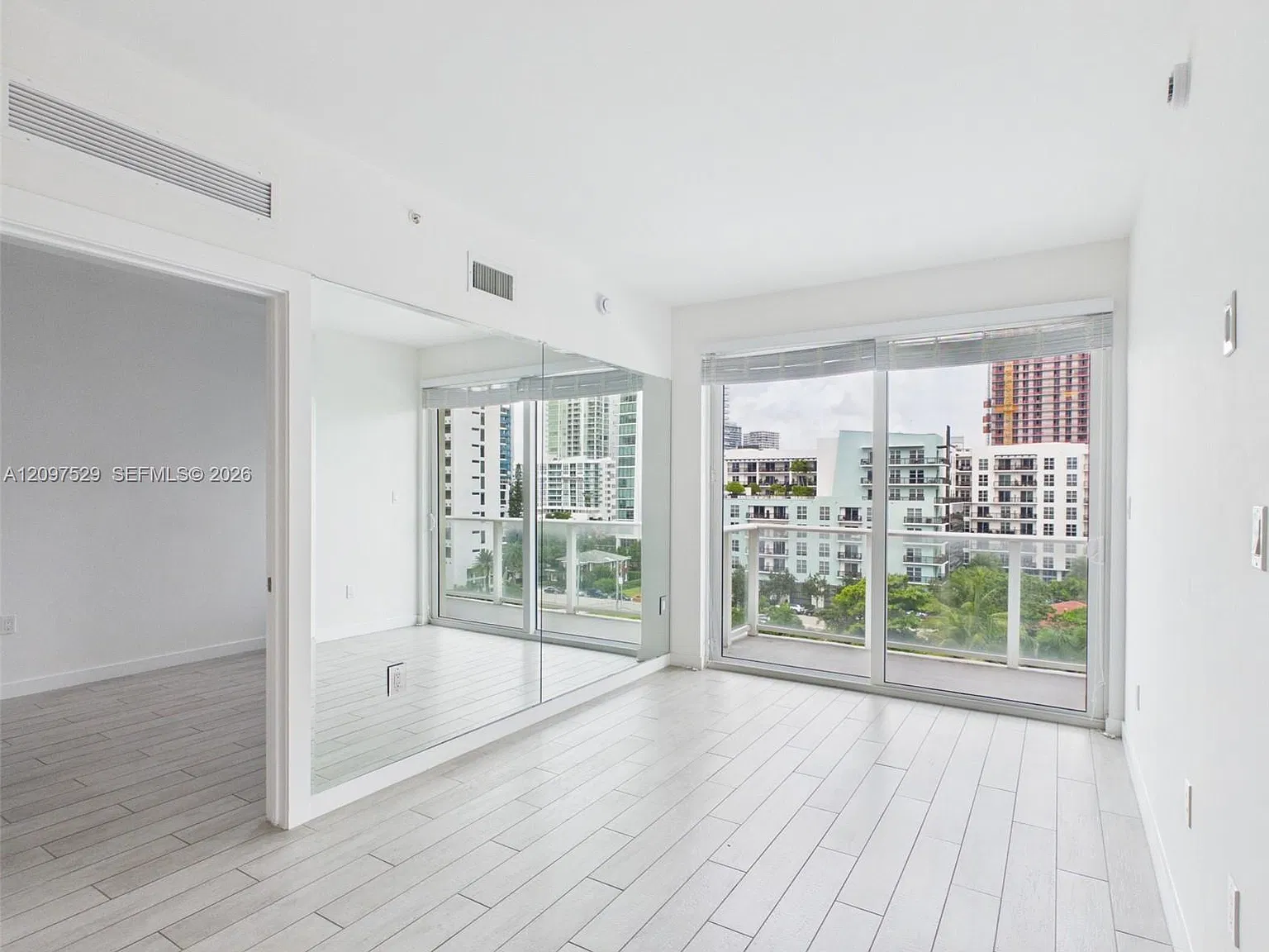 26 Edgewater Condo — Photo 2