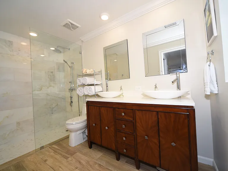 110 SW 11th Ave — Photo 10