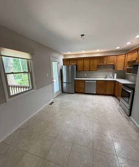 222 Westlea Dr — Photo 6