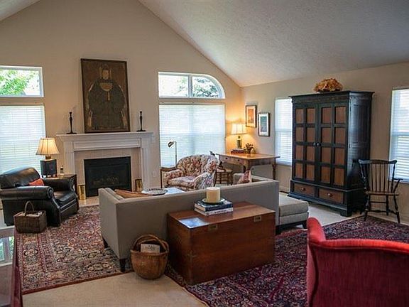 3rd image of 6595 Elderberry Ct