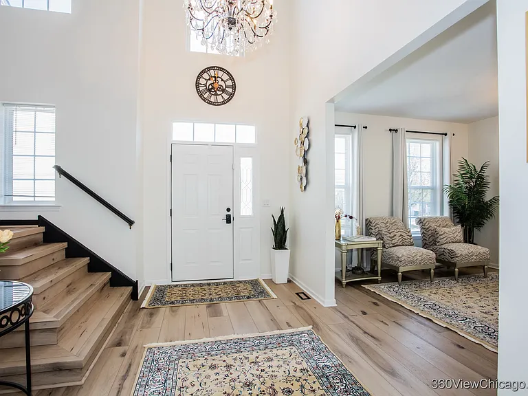 2070 Morningview Dr — Photo 4