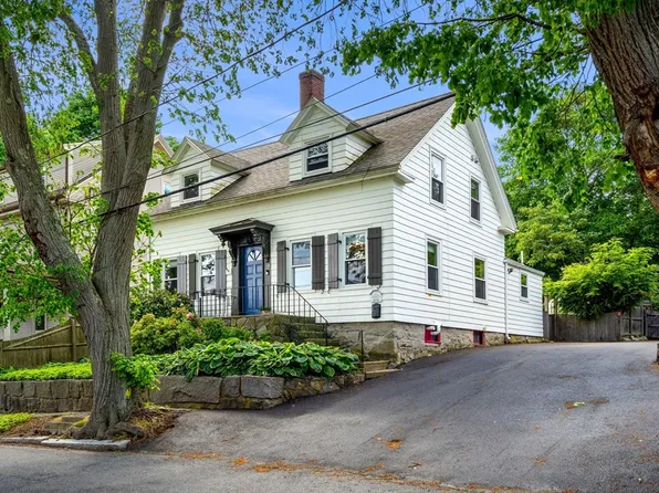 17 Highland Ter, Marblehead, MA 01945