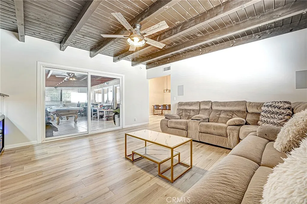 3 bed, 1375 sqft, $4,000 — Photo 3