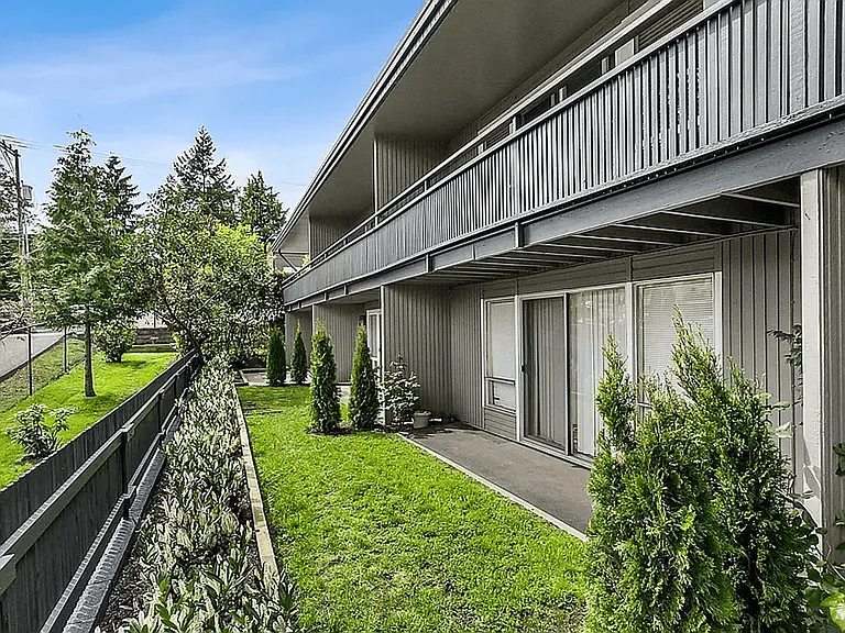 Van Lloyd Apartments — Photo 7