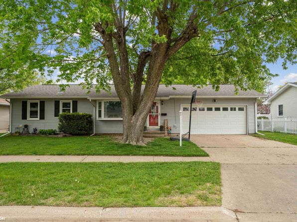 104 Greenbrier Dr, Burlington, IA 52601