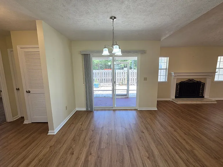 4012 Woodridge Rd — Photo 11