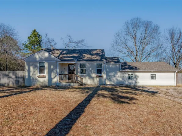 1740 Donelson Dr, Eads, TN 38028