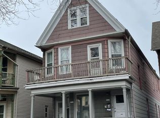 1717 N Astor St, Milwaukee, WI 53202