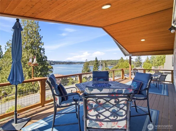 9924 Mariner Drive NW, Olympia, WA 98502