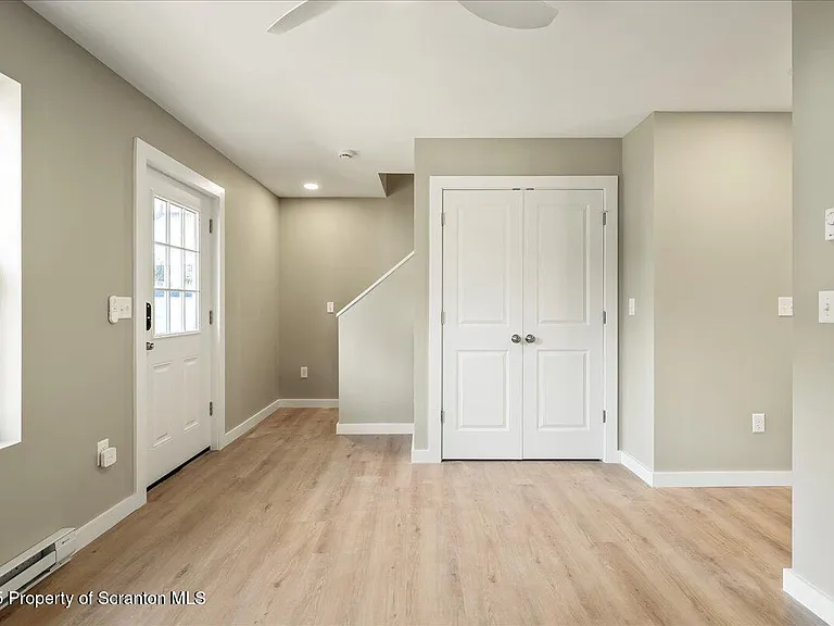 820-822 Delaware St — Photo 21
