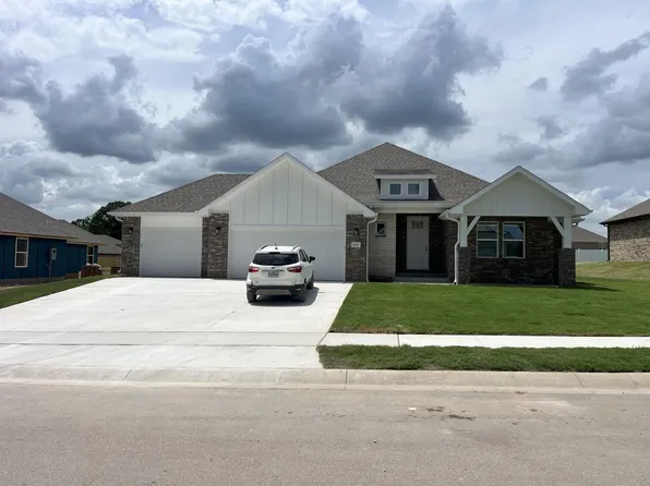 816 Silver Oaks Drive, Carl Junction, MO 64834