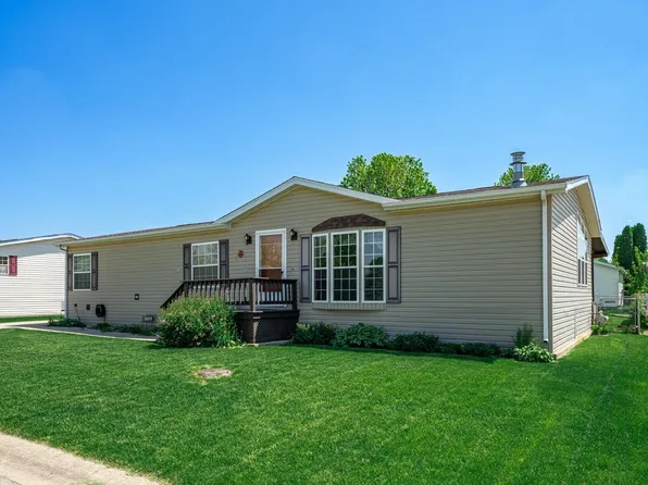5367 Autumnash Ln, Machesney Park, IL 61115