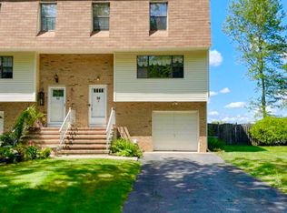 14 Dortmunder Dr, Manalapan, NJ 07726