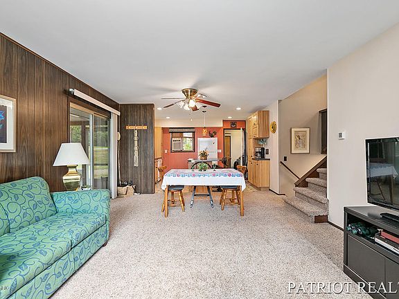 5th image of 2026 E Forest Ln