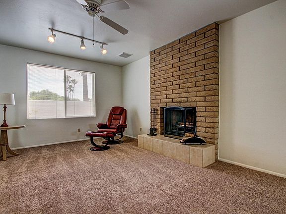 3rd image of 16008 N 25TH Avenue E