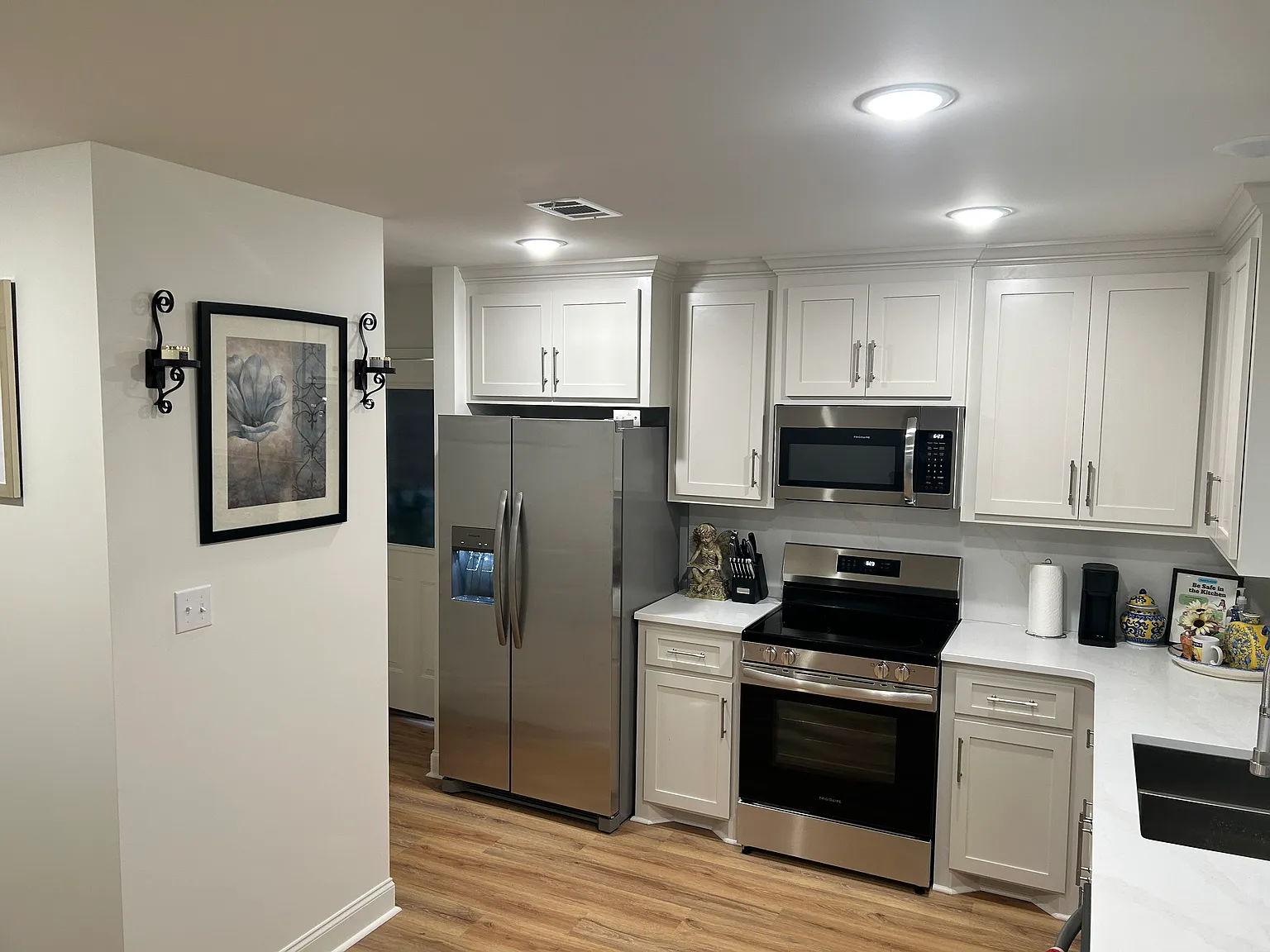 3 bed, 1000 sqft, $1,674 — Photo 2