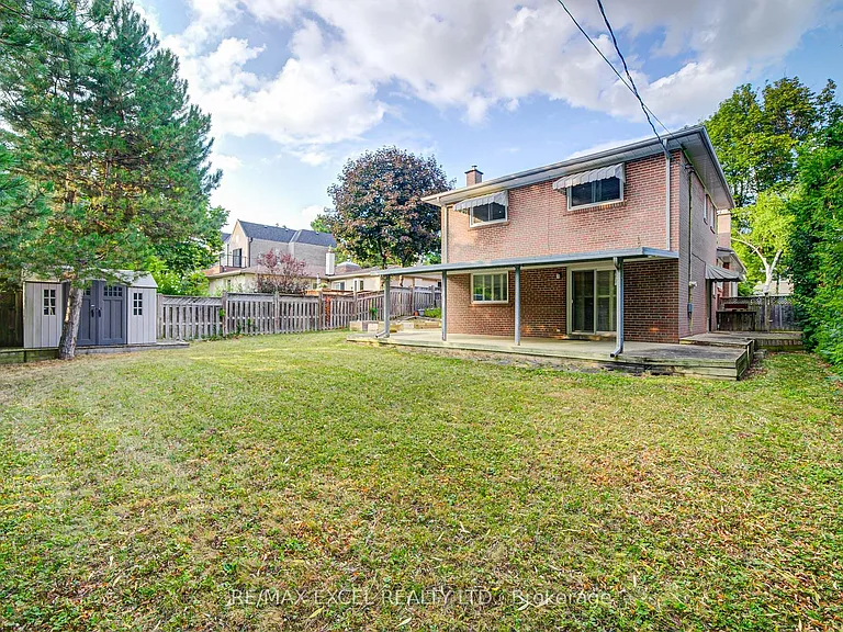 108 Babcombe Dr — Photo 48