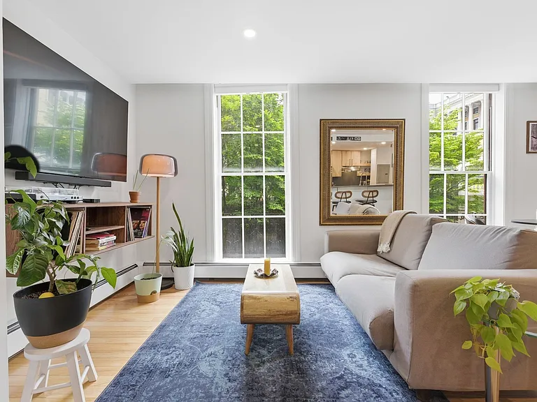 4 Derne St #2 — Photo 8