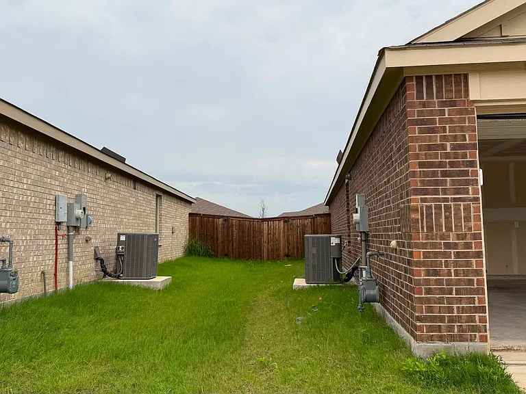 2825 Watchpoint Rd — Photo 3