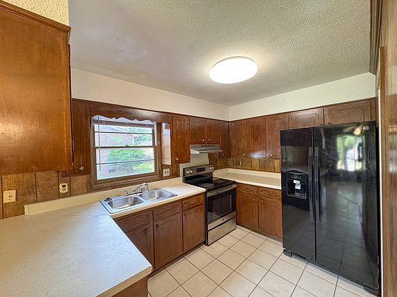 5th image of 3616 Suffolk St