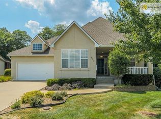 612 SW Wintergarden Cir, Lees Summit, MO 64081