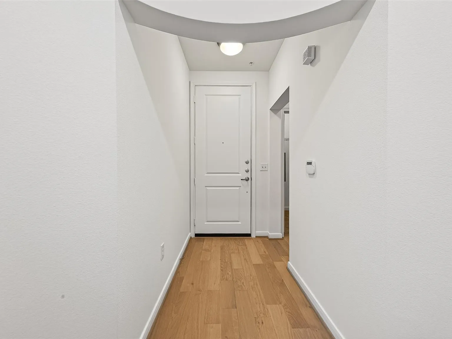 2 bed, 2.5 bath, 1508 sqft, $3,700 — Photo 2