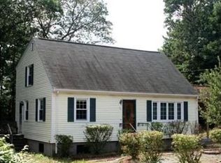 27 Oak St, North Billerica, MA 01862