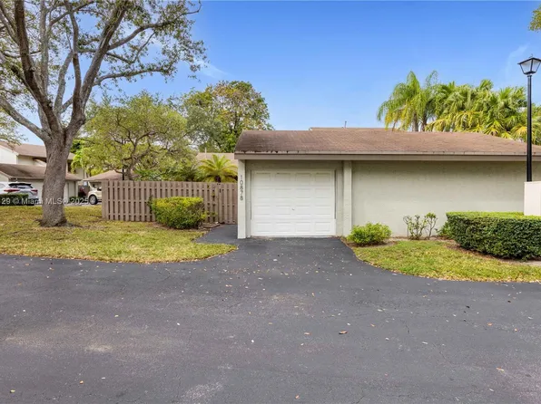 10878 SW 112th Ave #10878, Miami, FL 33176