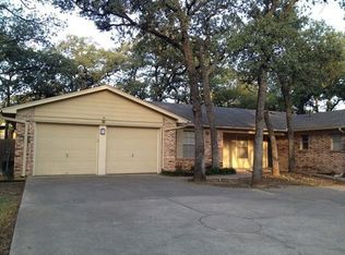 629 Melbourne Rd, Hurst, TX 76053