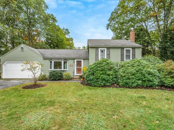 78 Village Green, Henniker, NH 03242