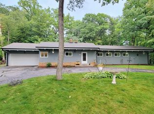 S75W19432 Woodland Pl, Muskego, WI 53150