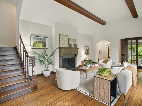 2256 Bronson Hill Dr, Los Angeles, CA 90068