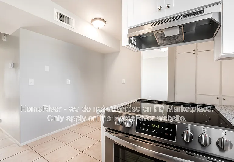 5758 N 42nd Ave — Photo 9