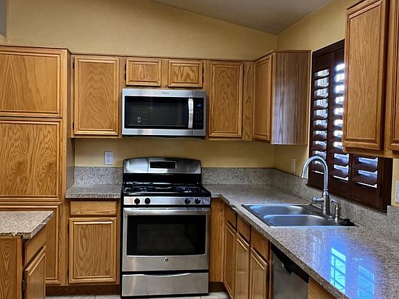 5th image of 1617 Maple Creek Ln